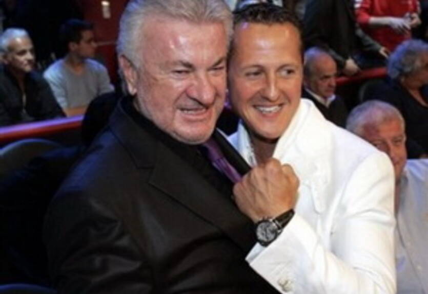 Менеджер Шумахера: "Подождем до рождества"