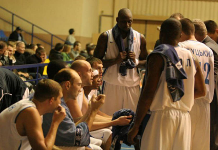 Суперлига. Одесса уверенно побеждает в Южном