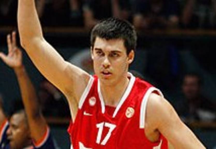 Олимпиакос отдает игрока в аренду