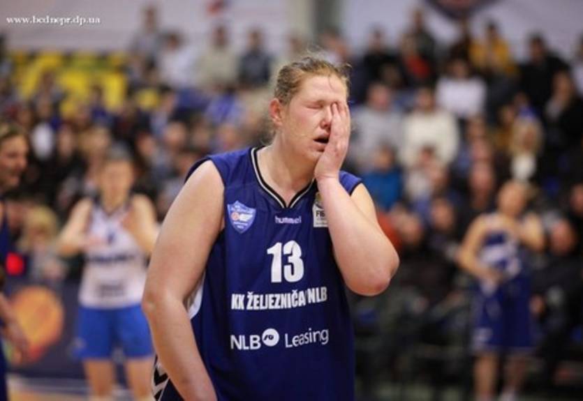 Днепр разгромил Железничар