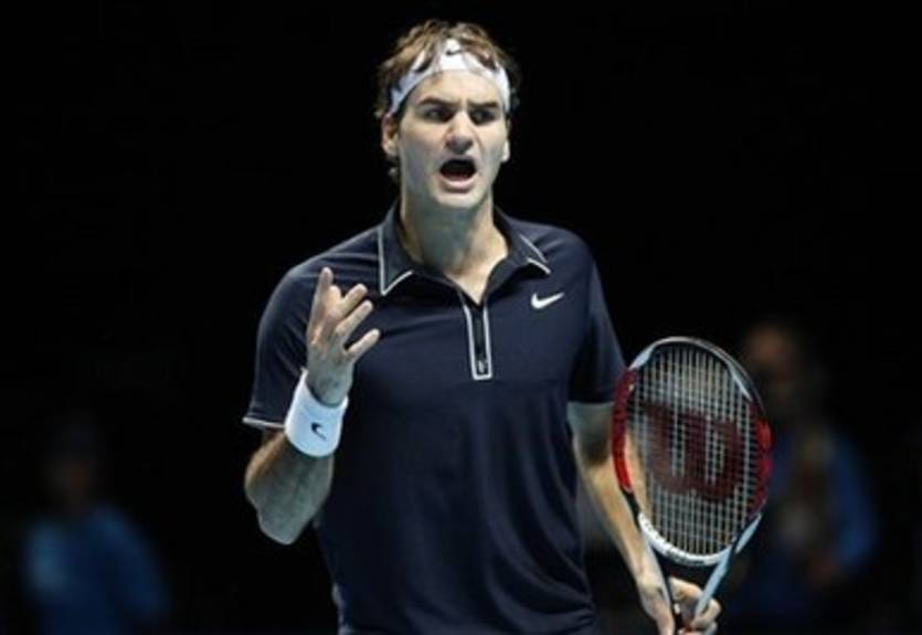 Федерер проигрывает матч, но выигрывает группу