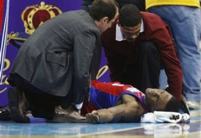 Раш повредил колено