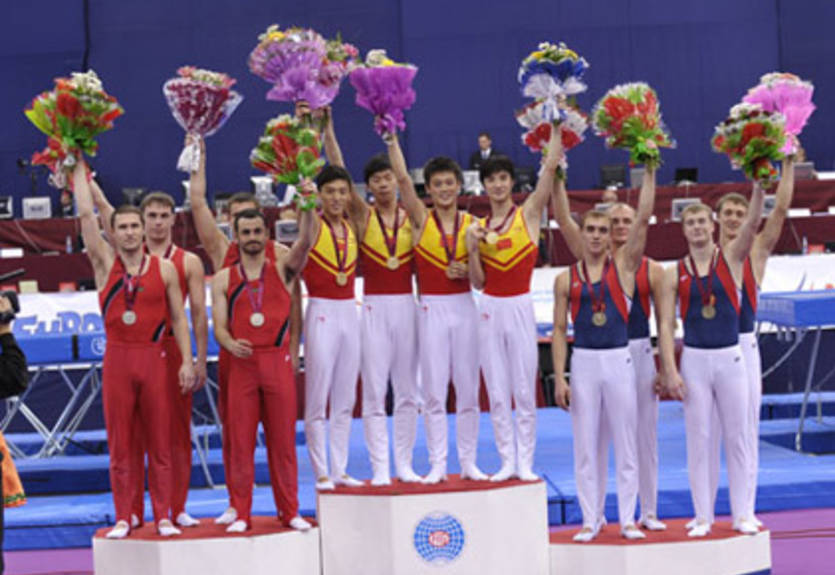 Прыжки на батуте. Китайцы побеждают в командном первенстве