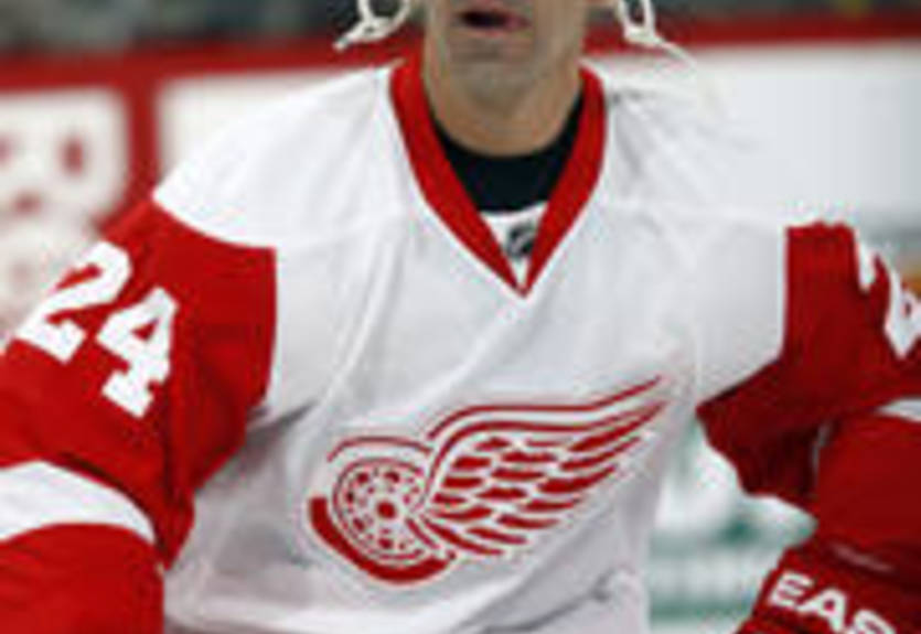 Челиос ждет предложений