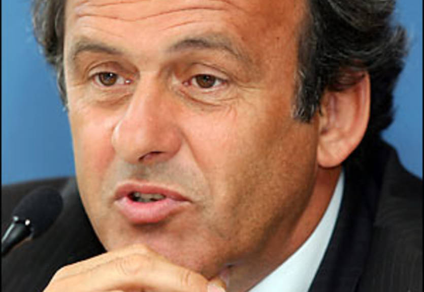 Платини советует английским клубам вести баланс по-немецки