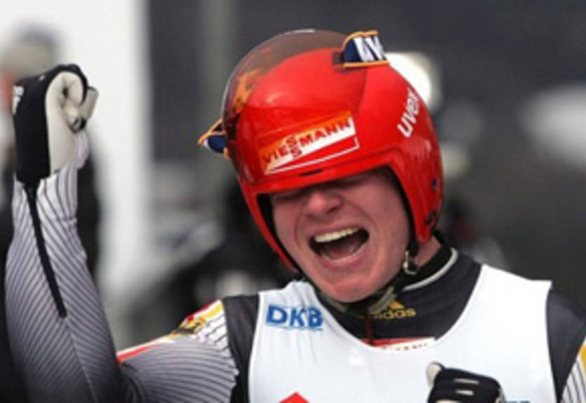 Санный спорт: Лощ подтвердил титул, BSD назвал состав