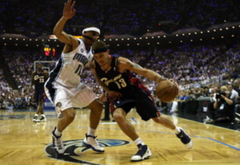 Делонте Уест вернулся в Кливленд