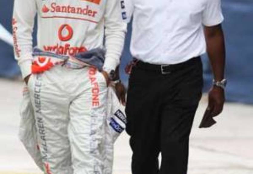 Хэмилтон добрался до футбола