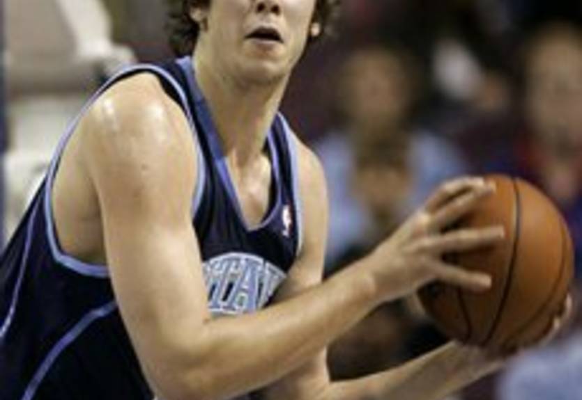 Фесенко проводит удачный матч за Юту