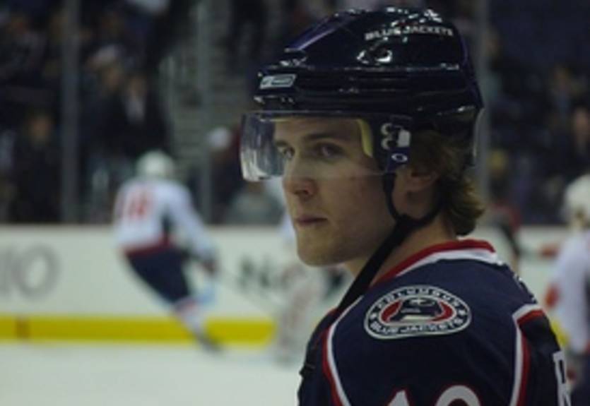 Коламбус продлил контракт с Расселлом