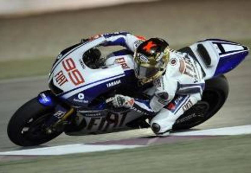 Лоренсо сокращает отставание от Росси