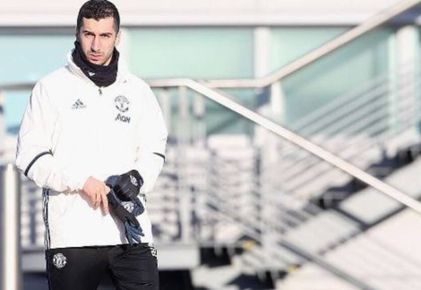 Фото Мхитаряна с матерью вызвало ажиотаж в интернете