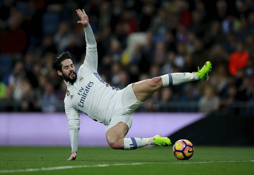 Барселона желает "подкупить" полузащитника Реала - СМИ Барселона желает "подкупить" полузащитника Реала - СМИ