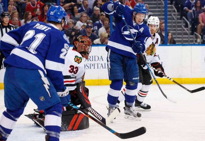 НХЛ: Чикаго в овертайме проиграл Тампе, Нэшвилл одолел Айлендерс