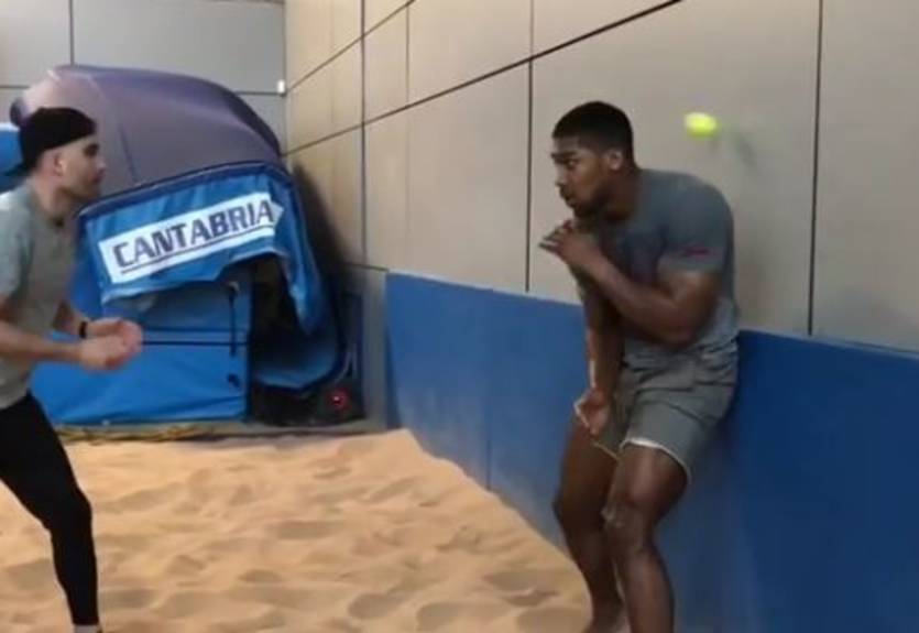 Джошуа показал, с какой скоростью намерен избегать ударов Кличко