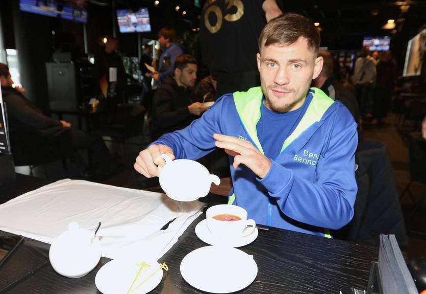 Беринчик: Ломаченко досрочно победит Сосу