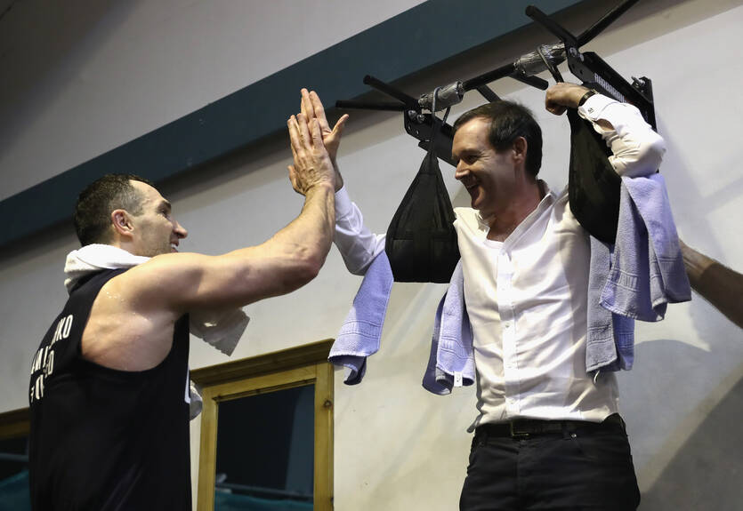 Кличко заставил журналиста Sky Sports качать пресс