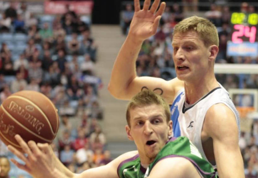 Украинцы за границей: удачный матч Лукашова, стабильный Пустовой