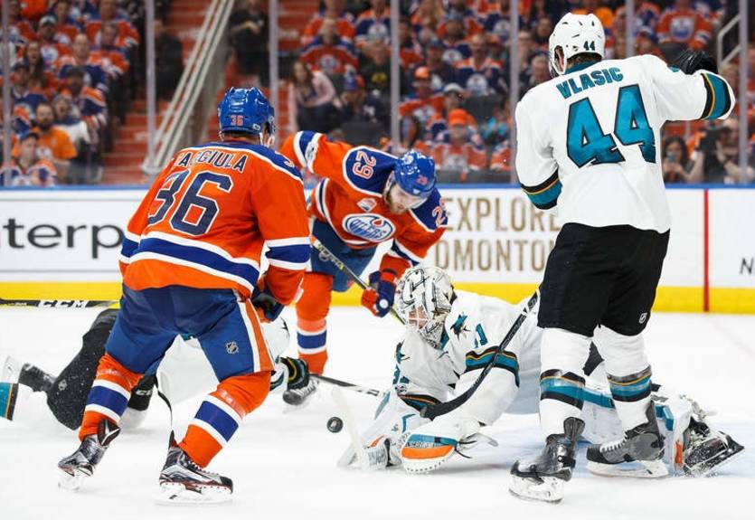 НХЛ: Чикаго и Коламбус покинули плей-офф, третья победа Рейнджерс