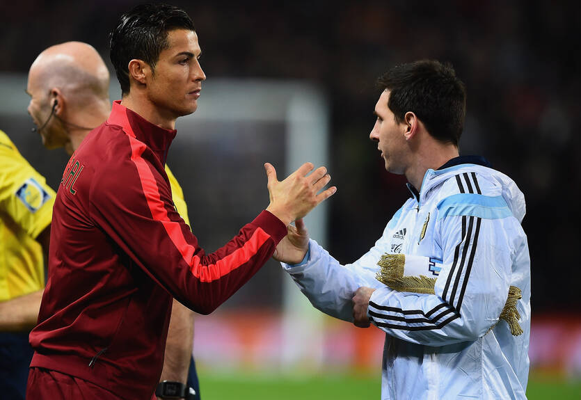 Целующиеся Месси и Роналду появились накануне Эль-Класико на улицах Барселоны Целующиеся Месси и Роналду появились накануне Эль-Класико на улицах Барселоны