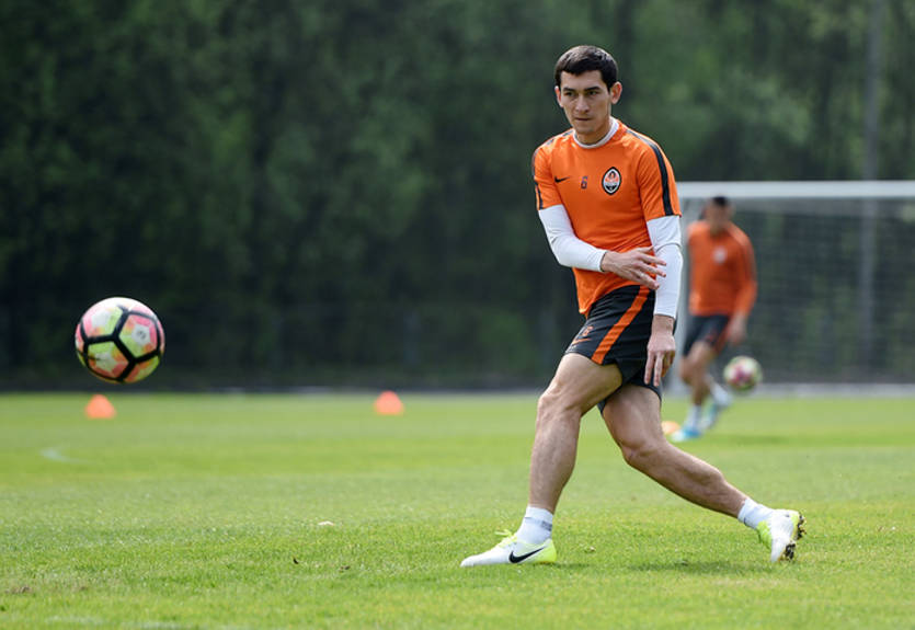 Красивый гол Степаненко на тренировке Шахтера, который впечатлил его одноклубников