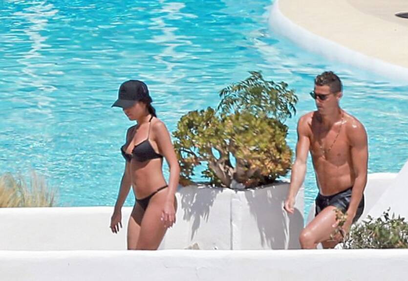 Роналду перед матчем с Атлетико слетал на отдых на Ибицу Роналду перед матчем с Атлетико слетал на отдых на Ибицу