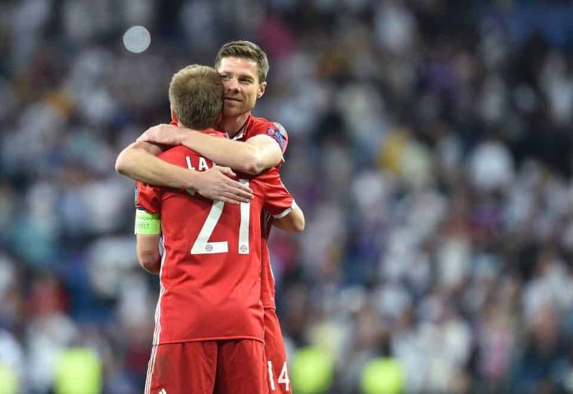 Спасибо, легенды: как Мюнхен трогательно прощался с Ламом и Алонсо Спасибо, легенды: как Мюнхен трогательно прощался с Ламом и Алонсо