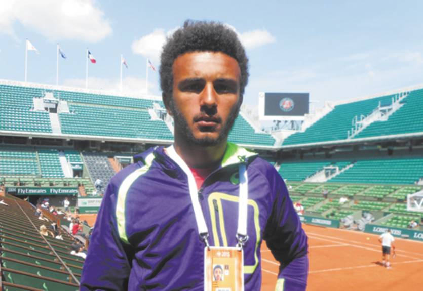 Французский теннисист зацеловал журналистку против ее воли