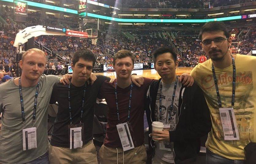 twitter.com/resolut1on_