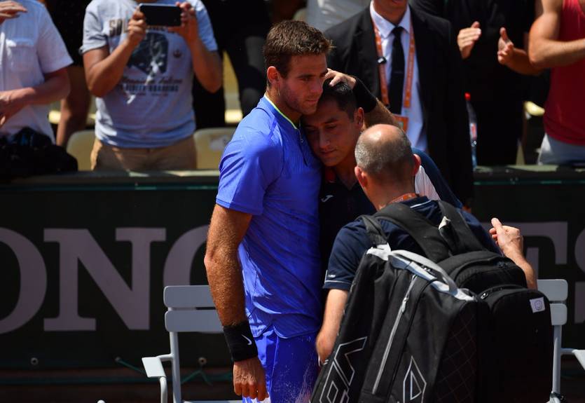 Альмагро не сдержал слез, не сумев продолжить матч с травмированным соперником Альмагро не сдержал слез, не сумев продолжить матч с травмированным соперником