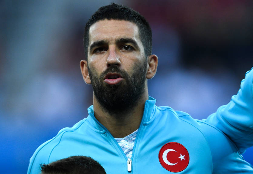 Туран с матами набросился на журналиста, едва не избив его