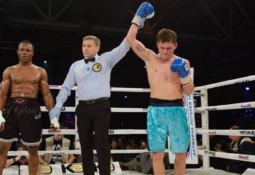 Беринчик победил бывшего чемпиона мира