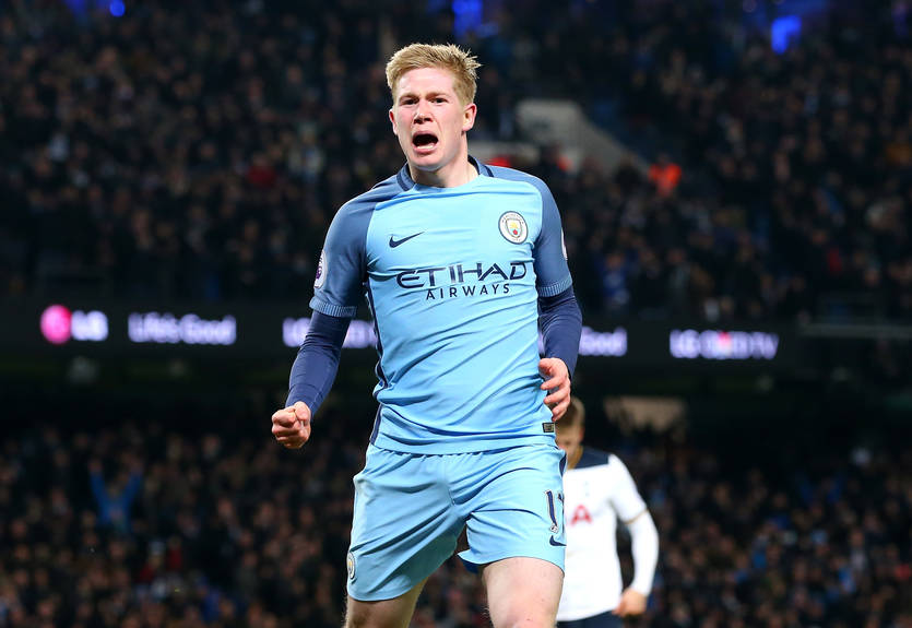 Де Брюйне получил по лбу мячом после пенальти в исполнении фристайлера