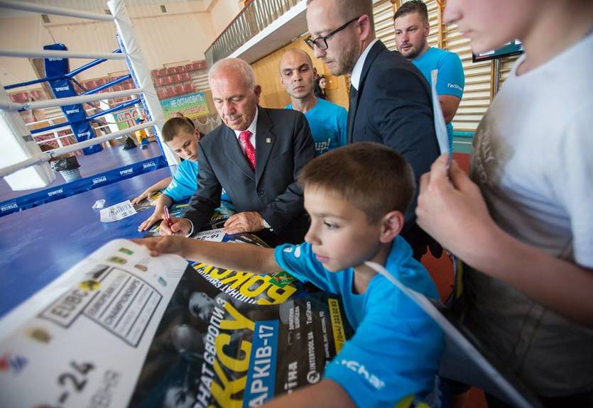 АИБА провела открытую тренировку с воспитанниками харьковских спортивных школ