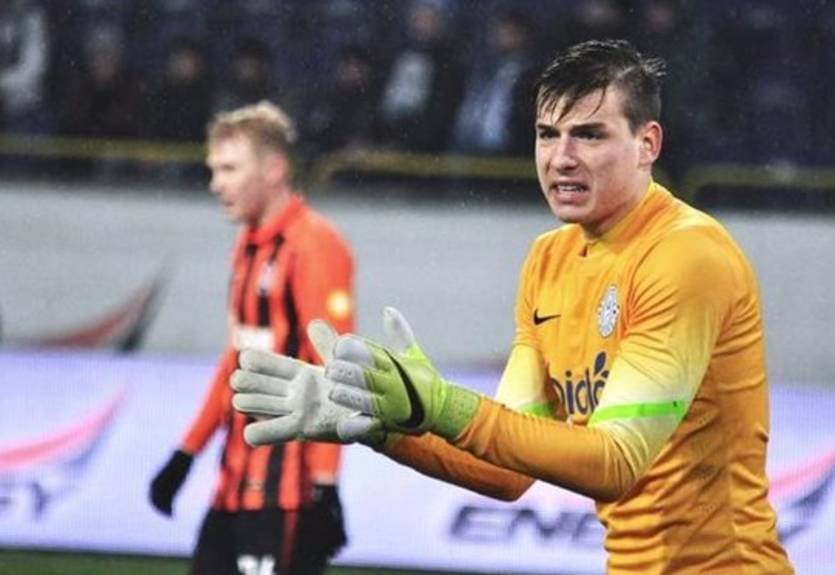 Заря усилилась четырьмя футболистами Днепра Заря усилилась четырьмя футболистами Днепра