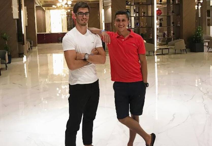 Счастливы вместе: игрок Зари весело провел время с коллегой из Зирки