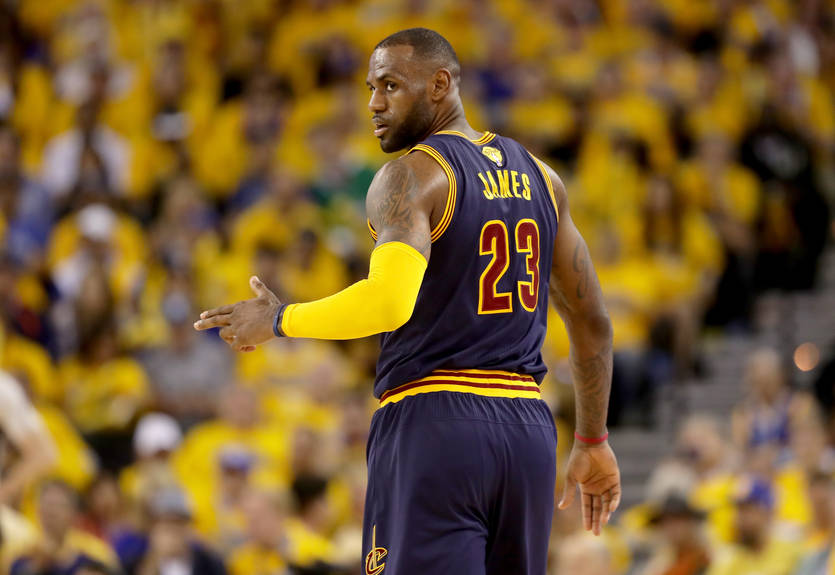 ESPN: ЛеБрон Джеймс никогда не перейдет в Клипперс