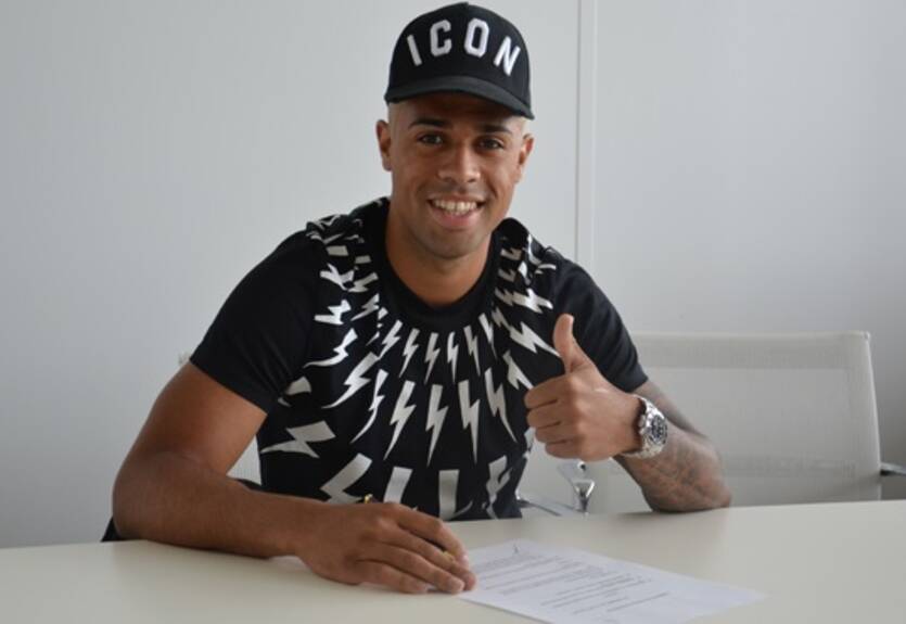 Форвард Реала продолжит карьеру в Лионе Форвард Реала продолжит карьеру в Лионе