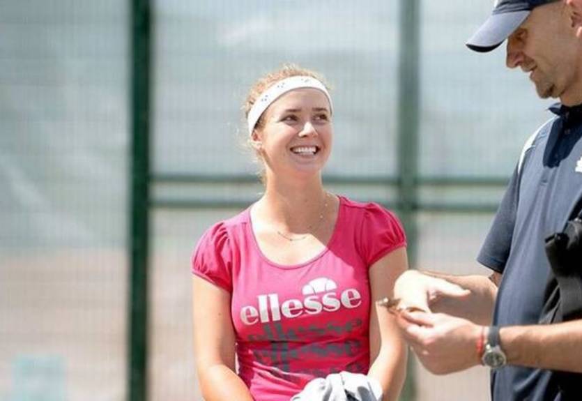 Свитолина показала идеальное исполнение форхенда при подготовке к матчу Уимблдона