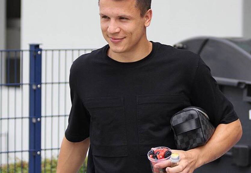 Коноплянка с партнерами по Шальке протестировал поезда в Китае Коноплянка с партнерами по Шальке протестировал поезда в Китае