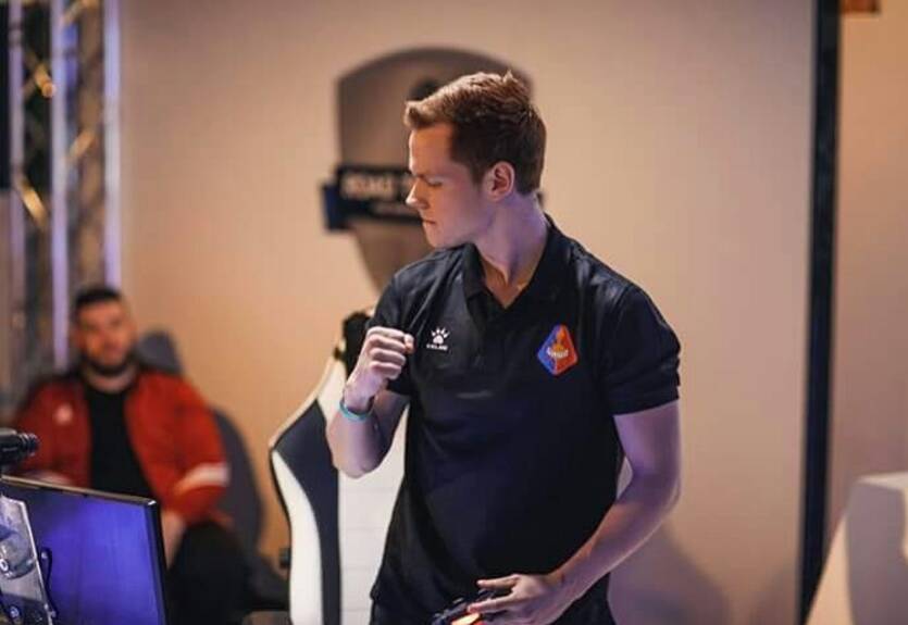 ПСВ разорвала контракт с игроком в FIFA 17 спустя два дня после подписания