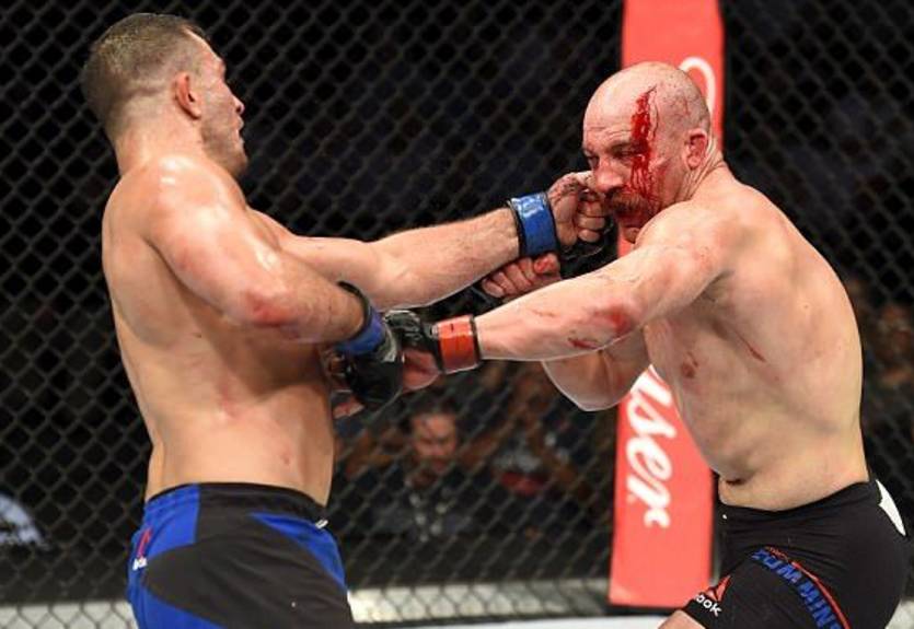 Боец ММА показал изуродованное лицо после боя Боец ММА показал изуродованное лицо после боя