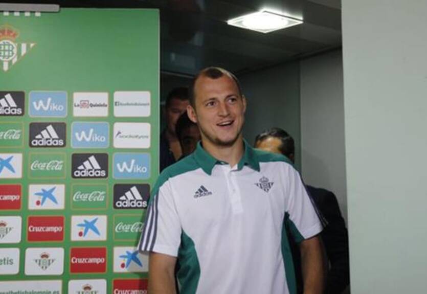 Зозуля не смог впечатлить нового тренера Бетиса Зозуля не смог впечатлить нового тренера Бетиса