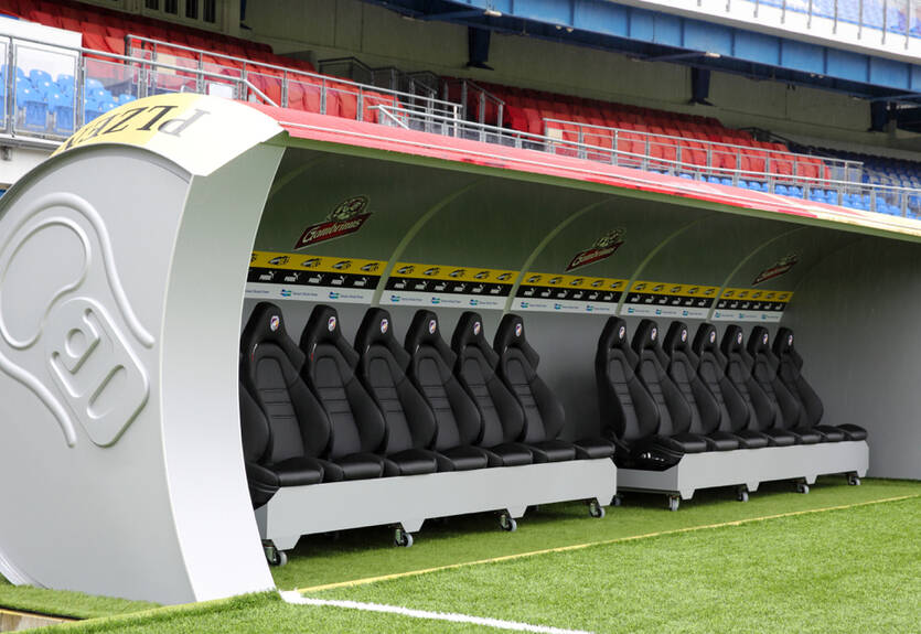 Чешский футбольный клуб посадит своих игроков в пивную банку Чешский футбольный клуб посадит своих игроков в пивную банку