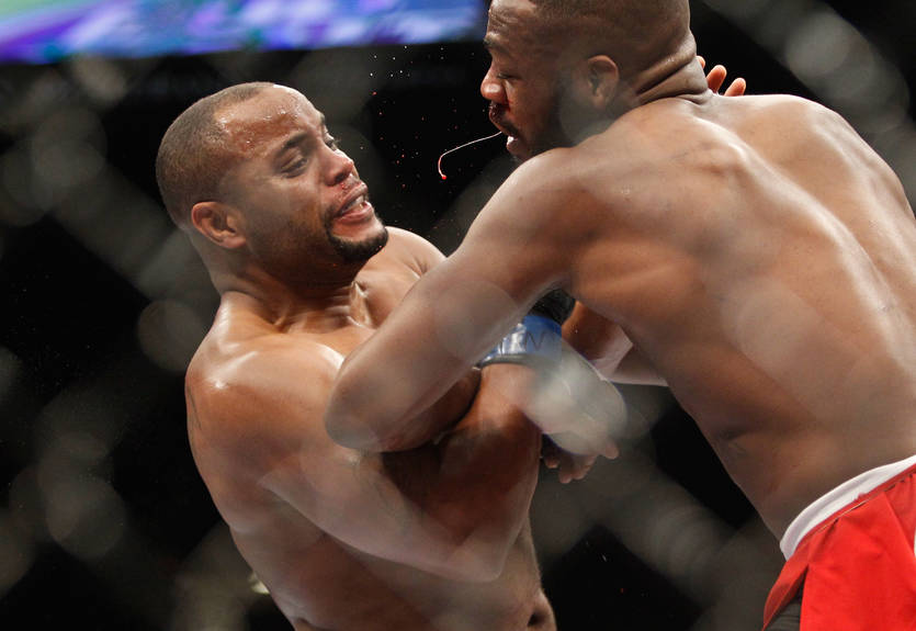 Кормье – Джонс: прогноз и ставки букмекеров на бой UFC 214