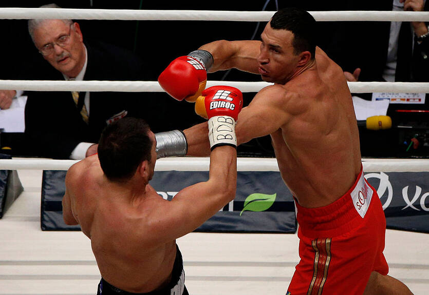 Доктор Стальной Молот: лучшие нокауты Владимира Кличко