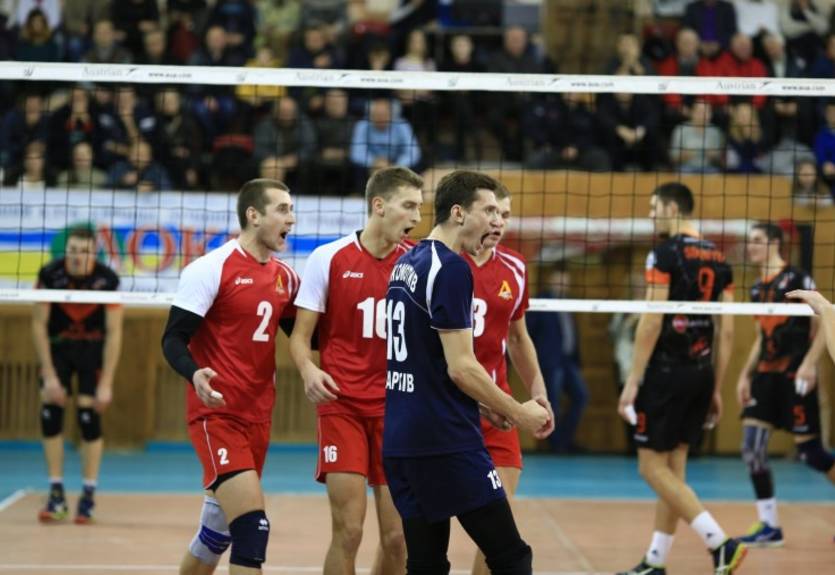 Украинский волейболист продолжит карьеру в Румынии