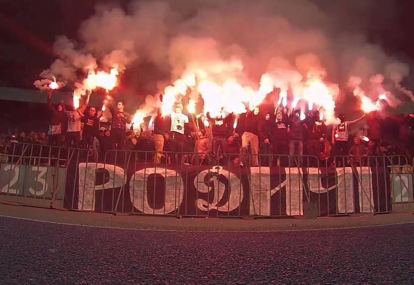 Киевские и одесские ультрас устроили массовую драку в центре столицы