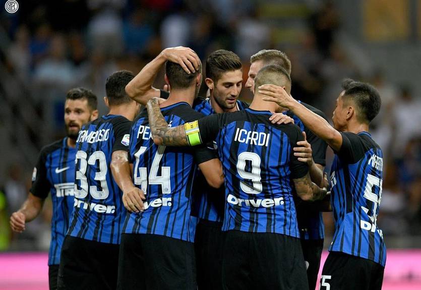 Серия А: Милан сильнее Кальяри, Наполи выиграл у Аталанты Серия А: Милан сильнее Кальяри, Наполи выиграл у Аталанты