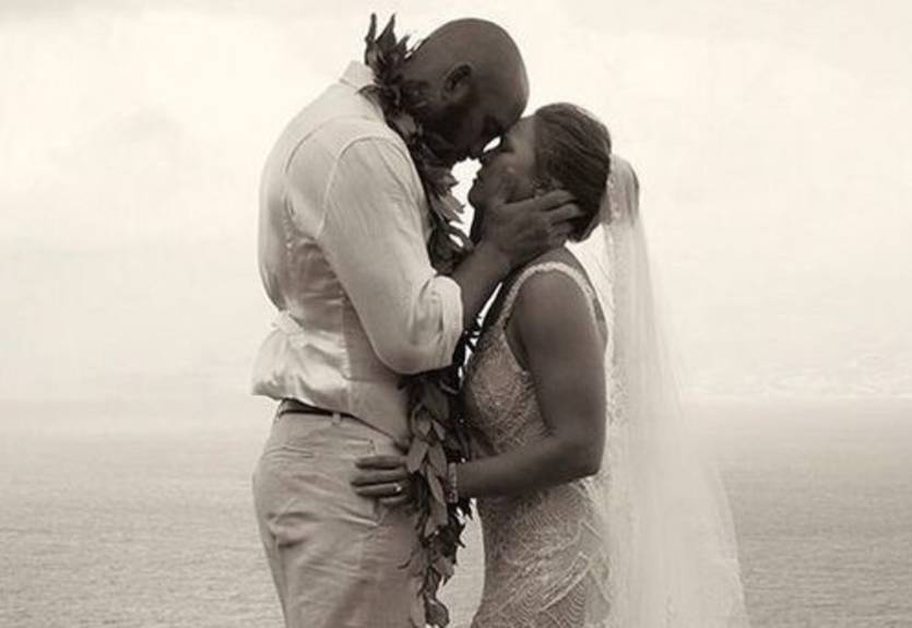 Легендарная боец UFC Ронда Роузи вышла замуж за коллегу